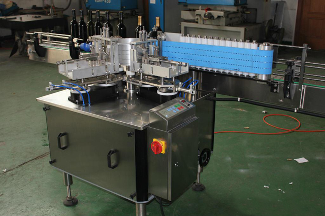 Ampolladores lineals automàtiques rodones de pasta freda Màquina d’etiquetatge de cola humida